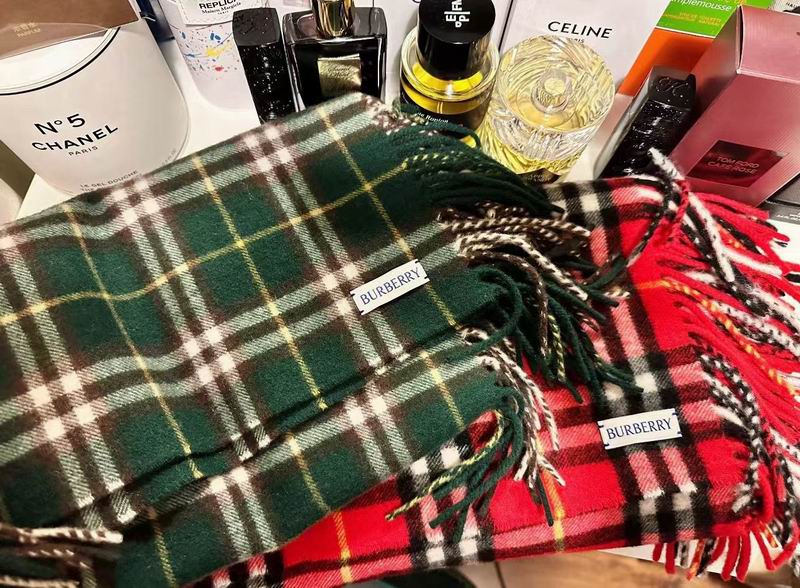 Burberry Scarf 30X155cm 100%羊羔毛 E102227